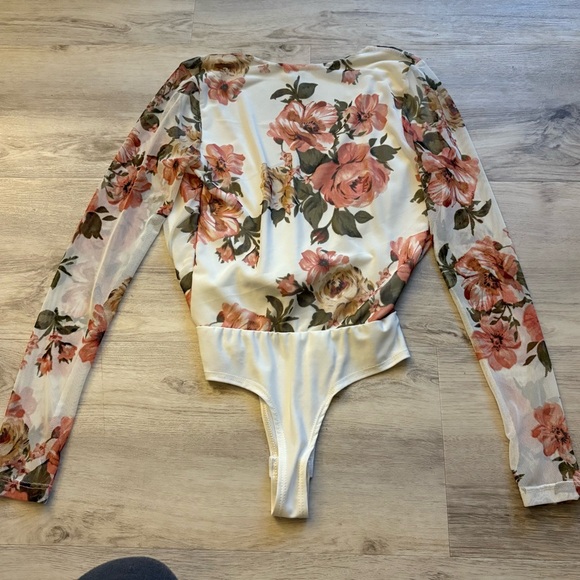 Windsor Rose Bloom Floral Sheer Long Sleeve Bodysuit V Neck Plunge Thong Small - Picture 5 of 6